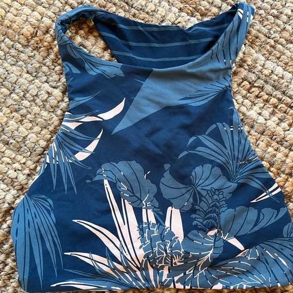Carve Designs Reversible Top - Picture 1 of 3